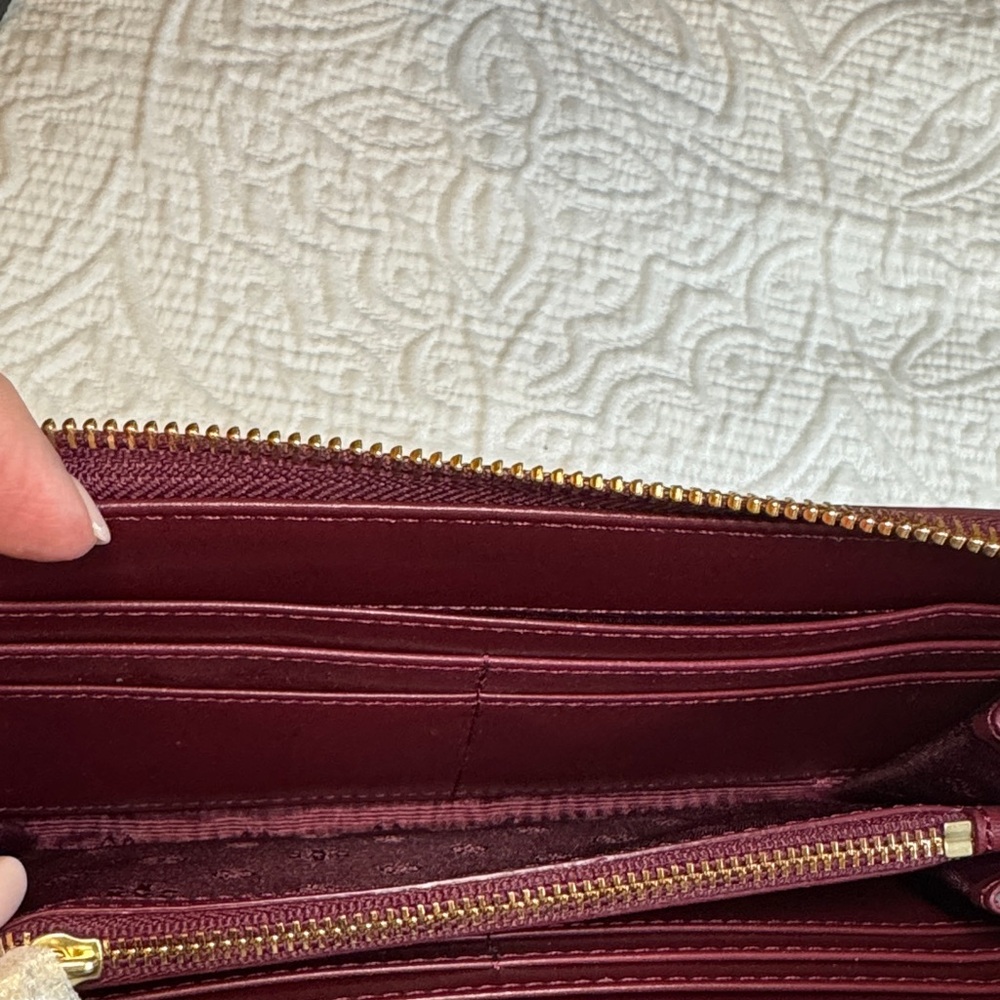 Tory Burch Shiraz Patent Leather Wallet - Picture 6 of 14